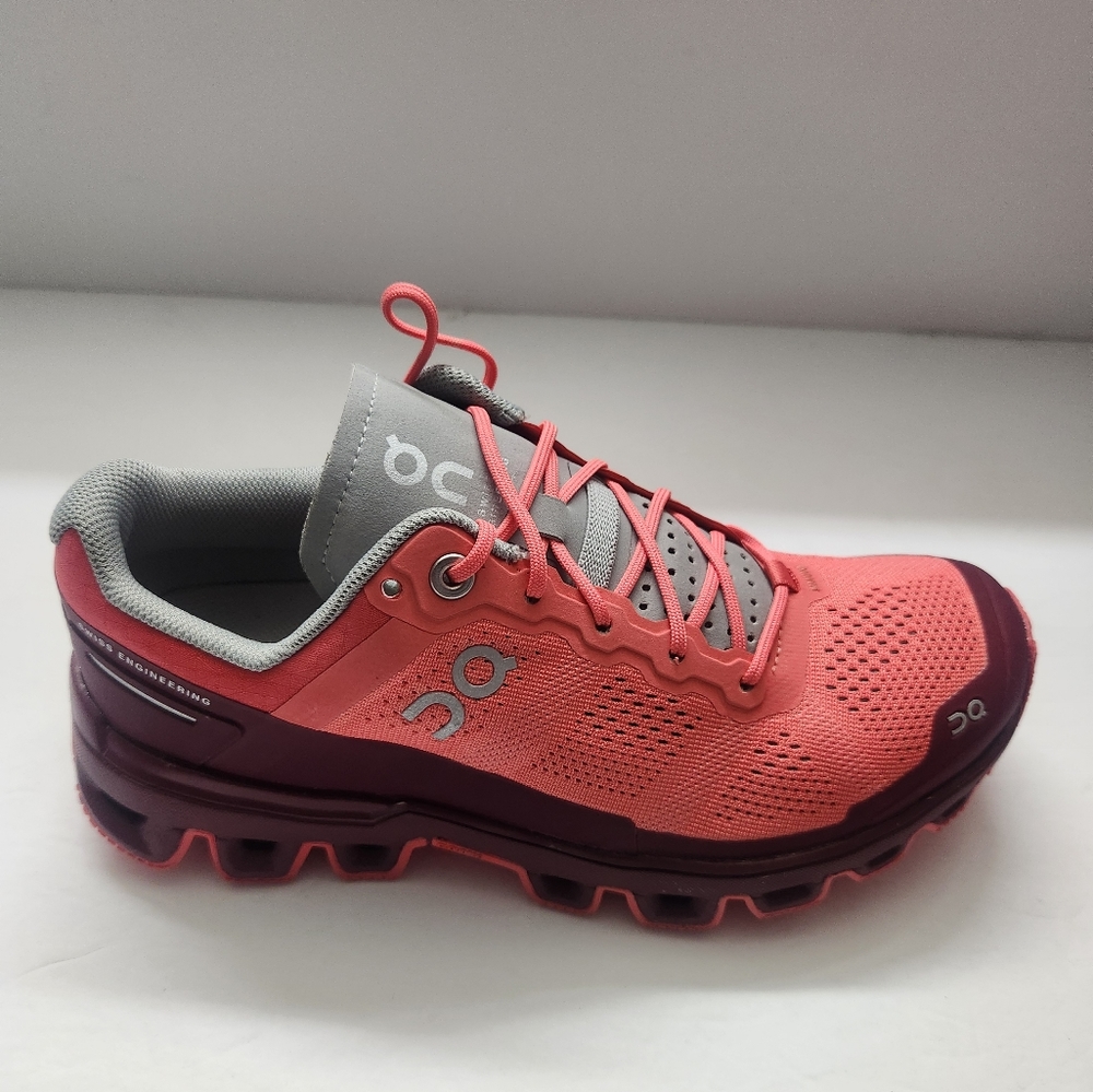 On cloudventure shoes for women size 5 swiss engineering running shoes sneakers